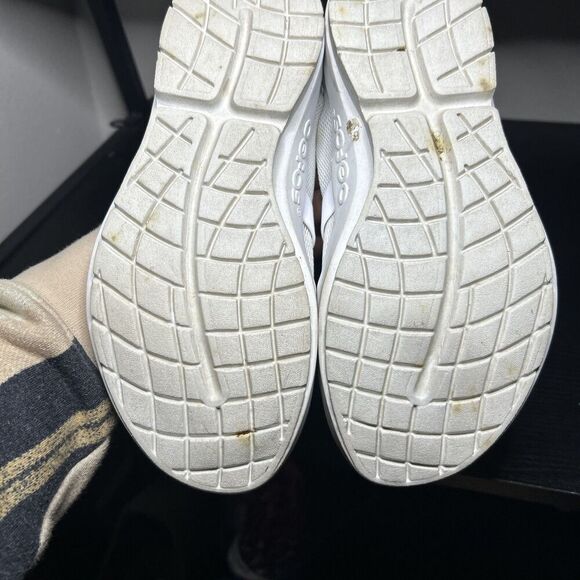 OOFOS OOmg eeZee Low Mesh Womens Size 9 White Slip On Recovery Shoes - Picture 14 of 14